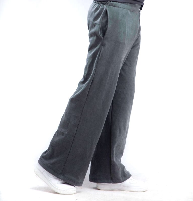 TLCA STRECHY FLAIR PANTS