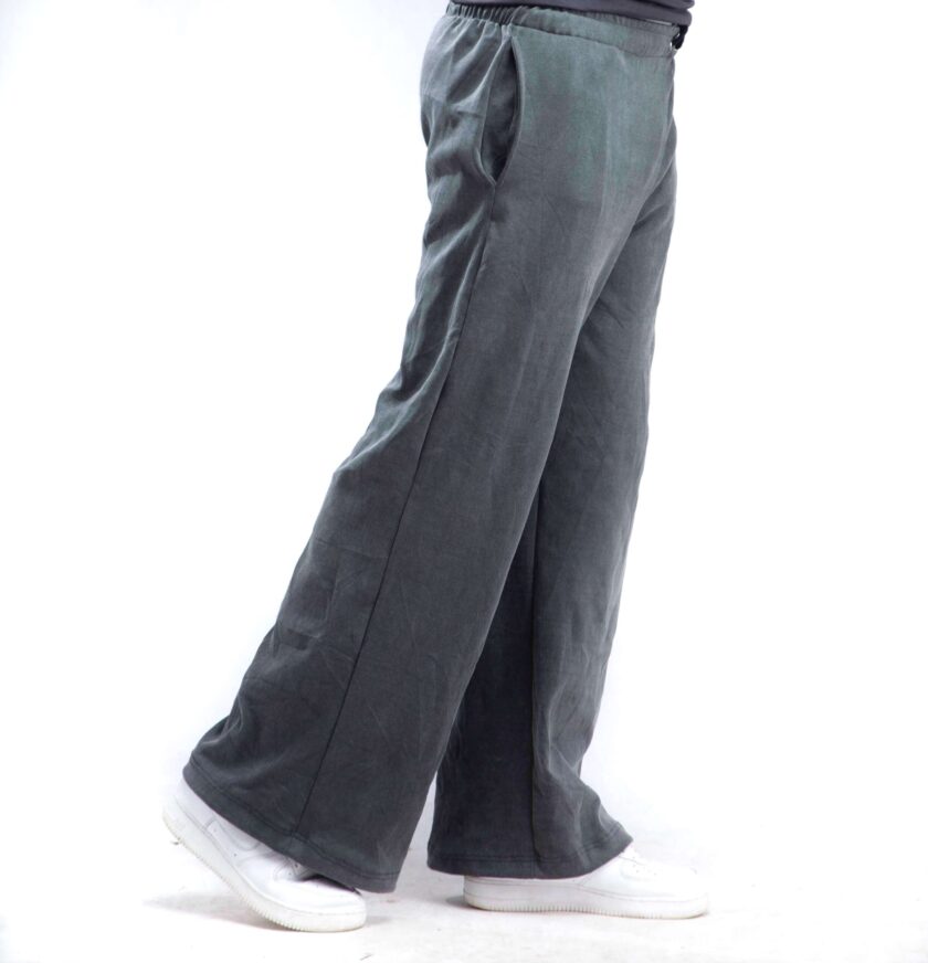 TLCA STRECHY FLAIR PANTS